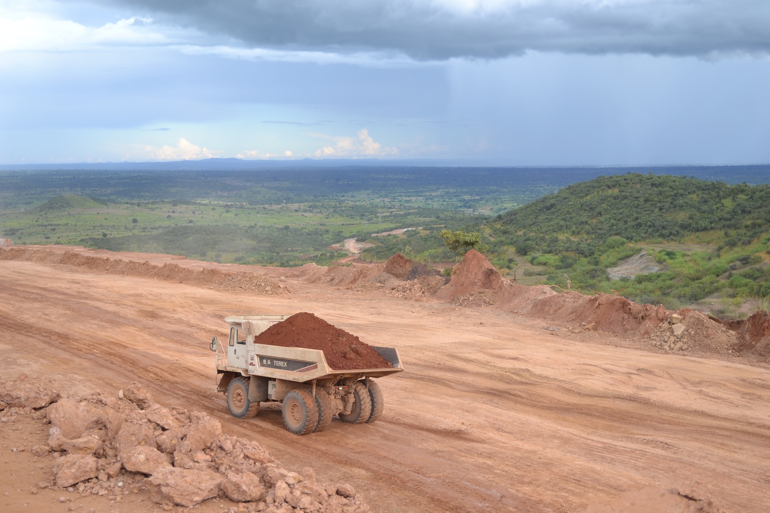 鹏欣资源官网资料图片