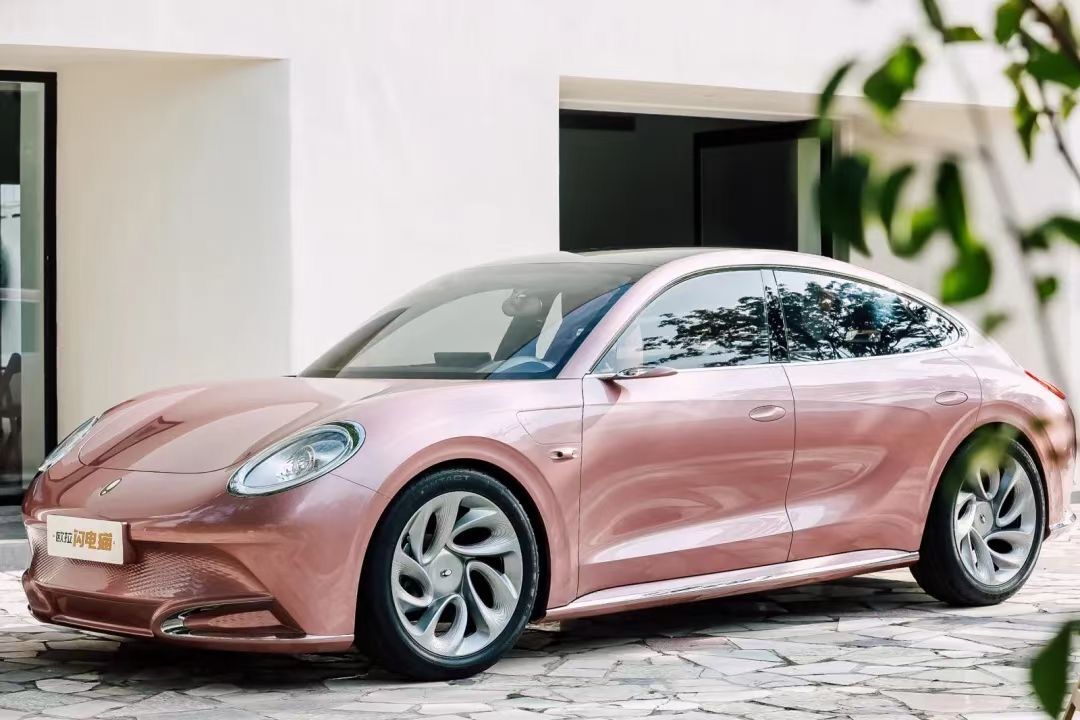 欧拉闪电猫电动车