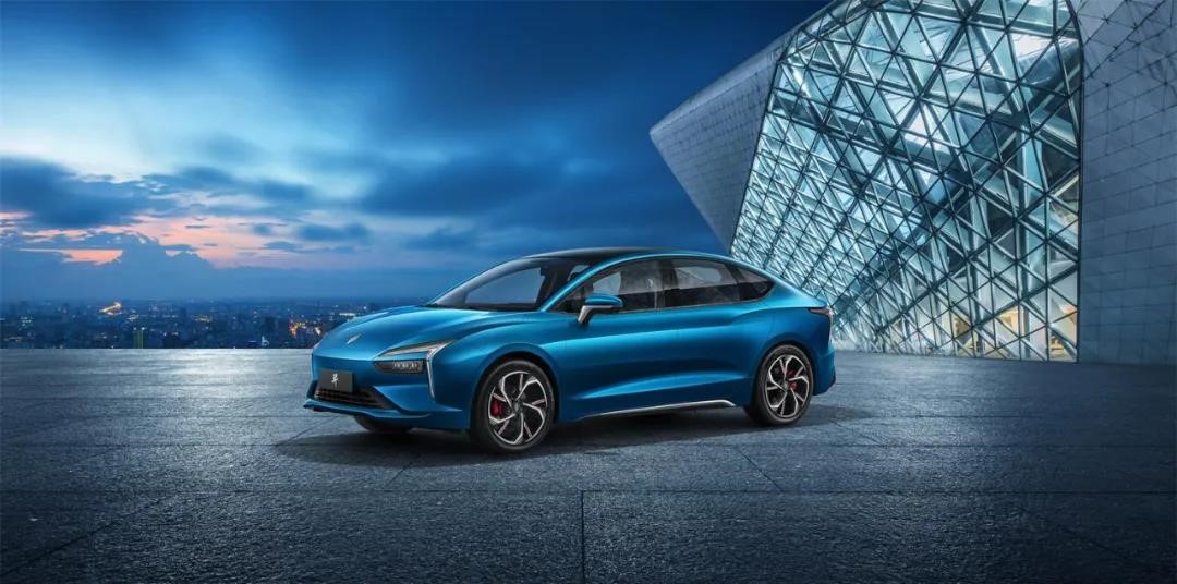 全球先锋智电轿跑——“欧版”羿