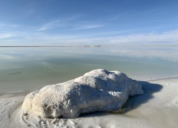 青海格尔木察尔汗盐湖