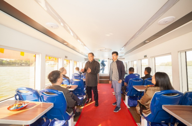 首艘高温甲醇燃料电池动力船“嘉鸿01”成功首航