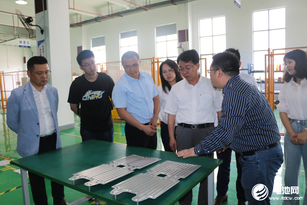 宁德时代与飞荣达签署五年长单 预计采购电池结构件36亿元 宁德时代与飞荣达签署五年长单 预计采购电池结构件36亿元