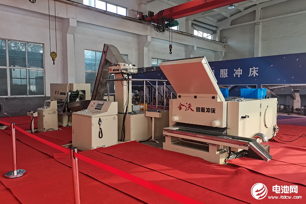 金沃伺服冲床新能源圆柱电池壳拉伸伺服冲床 金沃伺服冲床新能源圆柱电池壳拉伸伺服冲床