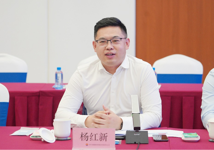 蜂巢能源董事长兼CEO杨红新 蜂巢能源董事长兼CEO杨红新