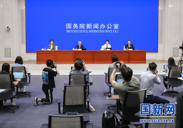 工信部:提升新能源车供给质量 推动芯片及原材料保供稳价 工信部:提升新能源车供给质量 推动芯片及原材料保供稳价