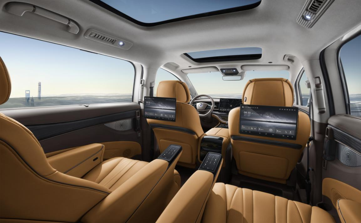 高端新能源MPV腾势D9上市！起售价32.98万元