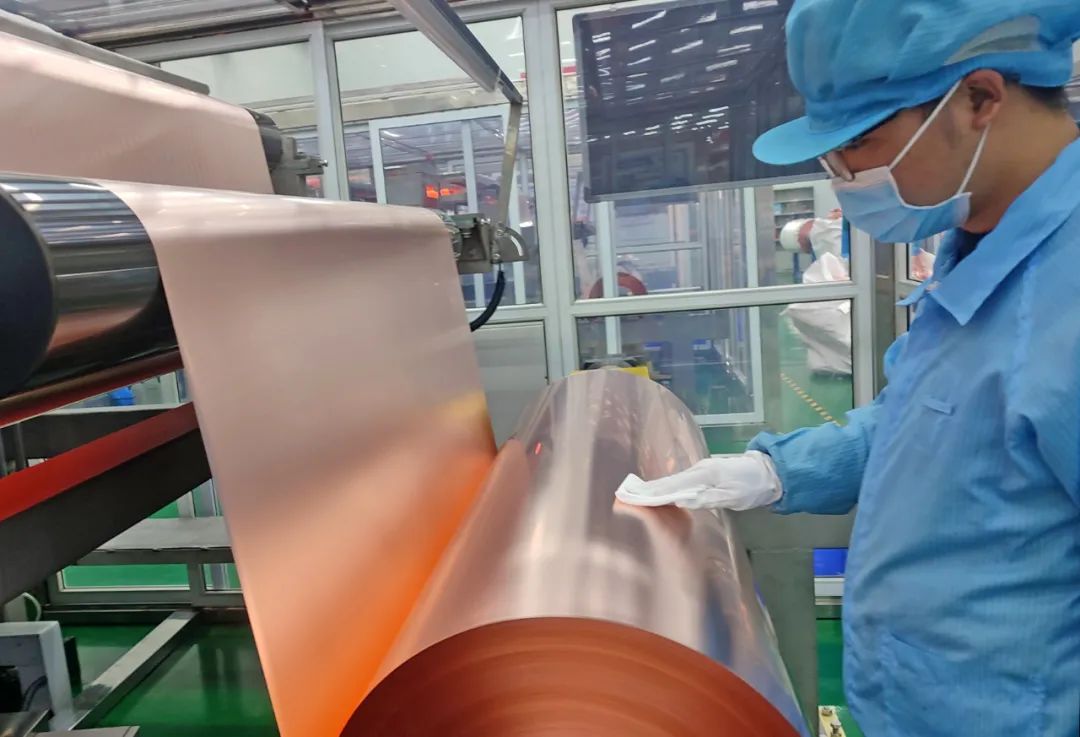 广西华创4.5μm高抗拉极薄锂电铜箔实现大卷径量产