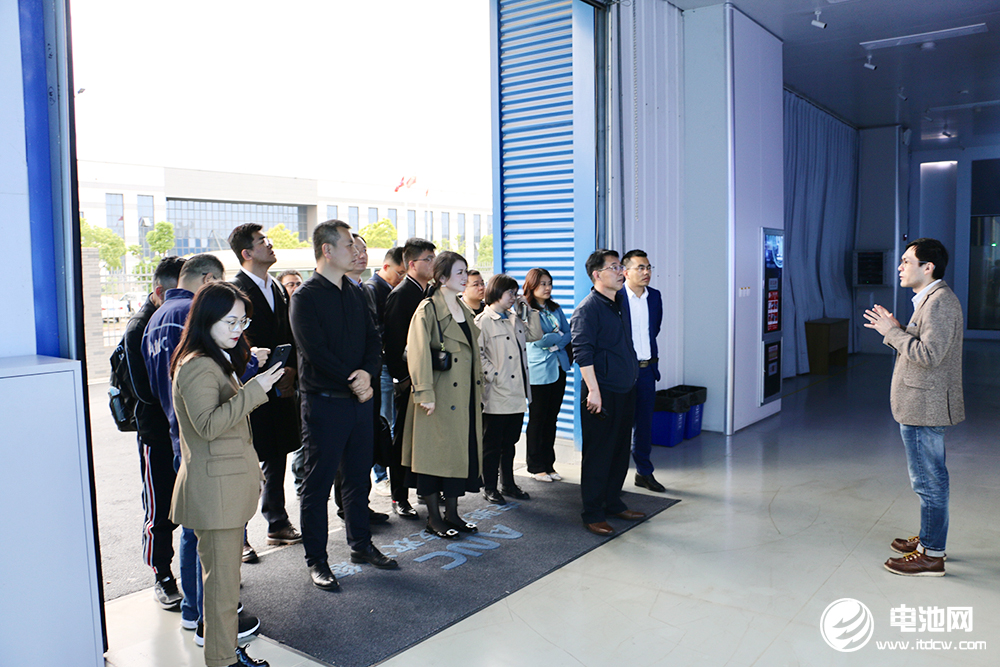 中国电池新能源产业链调研团一行参观考察安驰科技