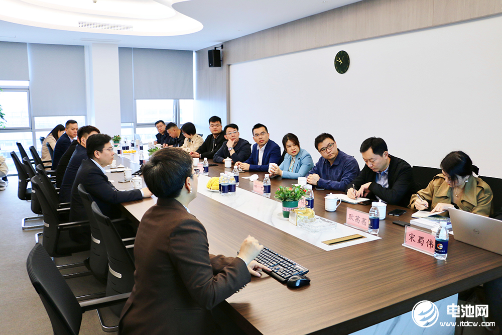 中国电池新能源产业链调研团一行参观考察鑫铂瑞 中国电池新能源产业链调研团一行参观考察鑫铂瑞