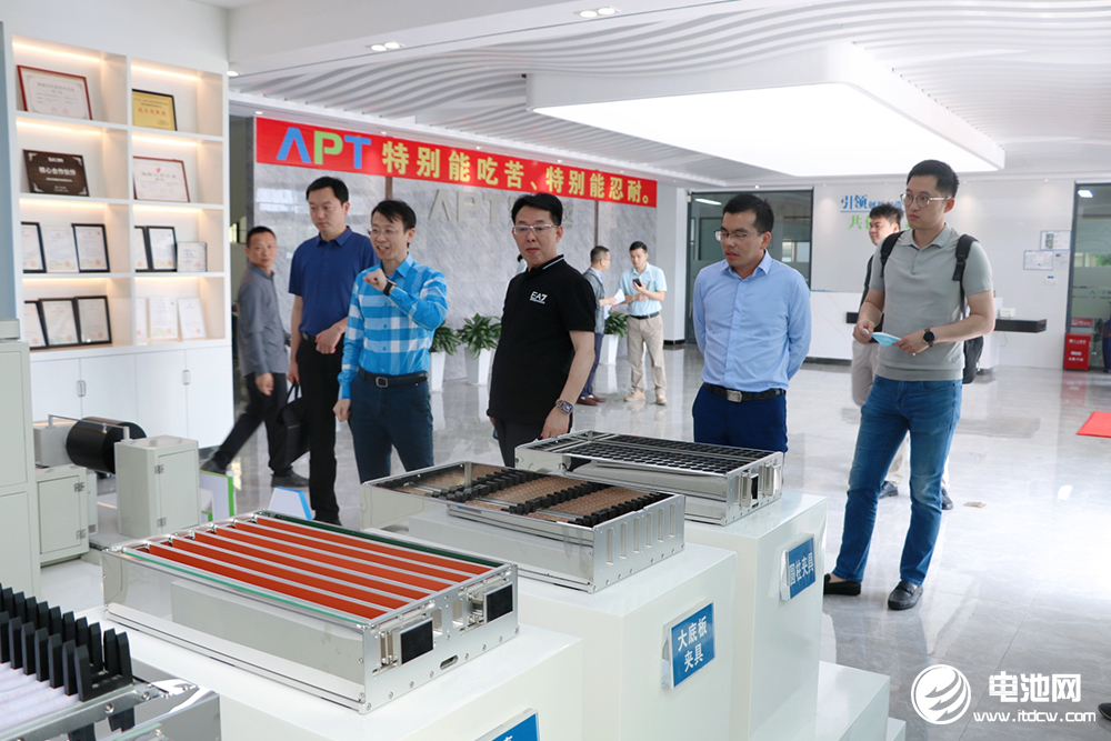 中国电池新能源产业链调研团一行到访镭煜科技 中国电池新能源产业链调研团一行到访镭煜科技