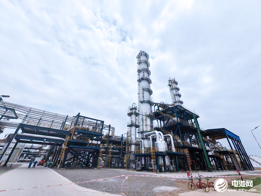 联泓新科加速新能源材料布局 已涉足电解液/隔膜/固态电池等多个领域 联泓新科加速新能源材料布局 已涉足电解液/隔膜/固态电池等多个领域