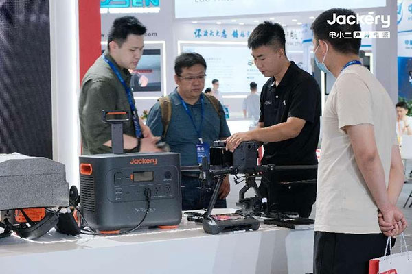 安防应急新力量！华宝新能SG 2000 Plus亮相中国国际国防电子展