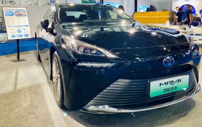 智能氢电第二代MIRAI氢燃料电池车 图片来源:丰田汽车 智能氢电第二代MIRAI氢燃料电池车 图片来源:丰田汽车