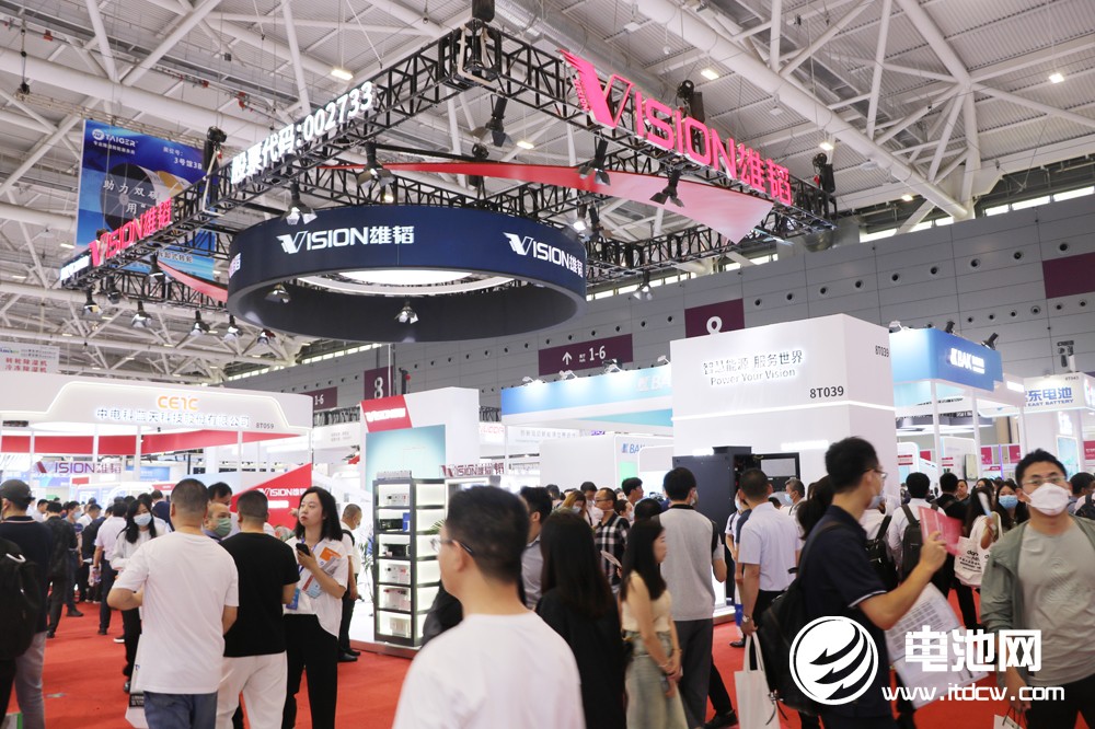 雄韬股份上半年锂电池业务营收突破10亿 拟募资12.24亿扩产