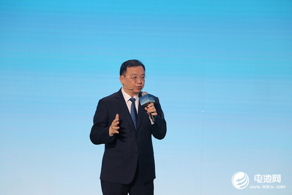 王传福：比亚迪用20年做了一道证明题，投入超千亿元！