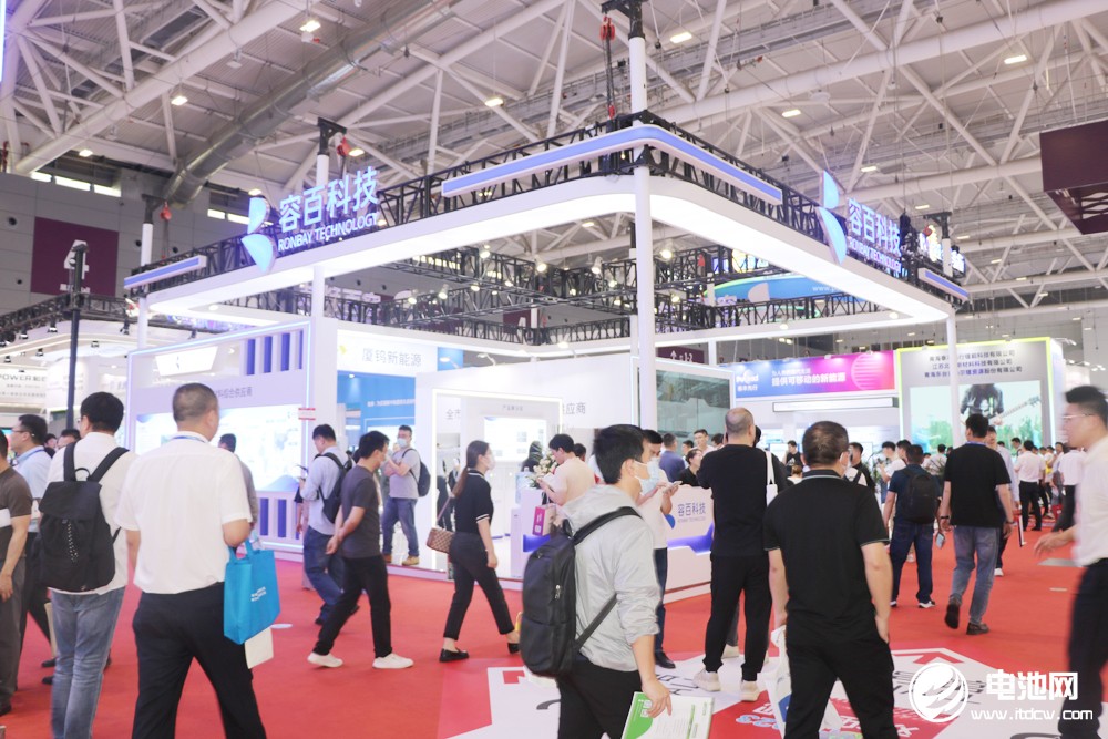 容百科技三季度净利环比增长246.13% 巩固全球正极材料龙头地位 容百科技三季度净利环比增长246.13% 巩固全球正极材料龙头地位