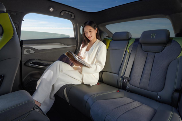 猎装市场太卷了!增配不加价!2025款宋L EV 18.98万元起 猎装市场太卷了!增配不加价!2025款宋L EV 18.98万元起