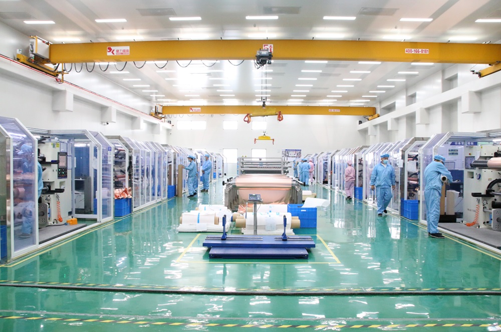 华创新材：单卷连续卷长超46500米4.5μm锂电铜箔成功下卷