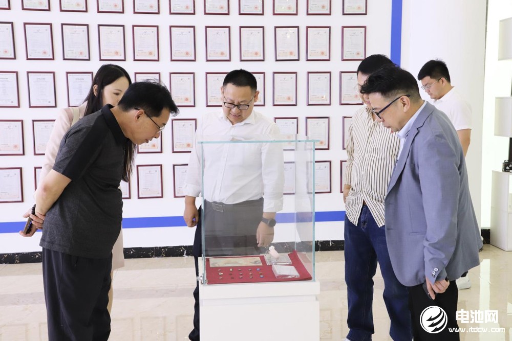 半固态电池已批量供货!微电新能源小型电池订单供不应求 半固态电池已批量供货!微电新能源小型电池订单供不应求