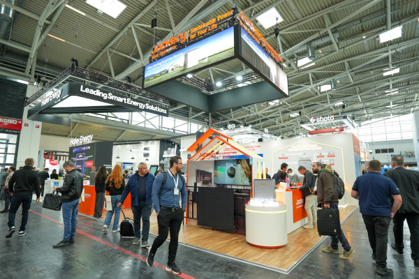 华宝新能新一代家庭绿电系统亮相德国光伏展