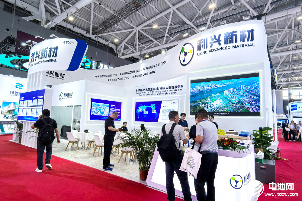利兴新材CIBF 2025现场展台图片