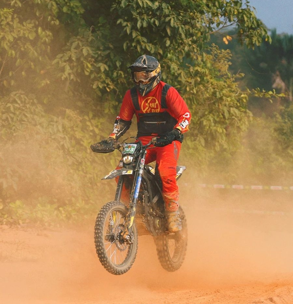 20秒碾压级优势！孚能科技赋能虬龙雨林赛道上演“电驱传奇”