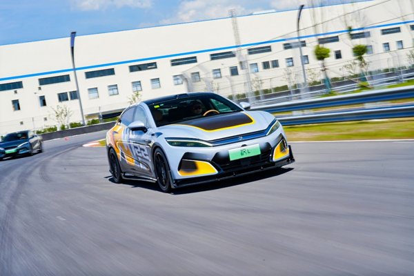 比亚迪汉家族交付破百万 比亚迪汉家族交付破百万