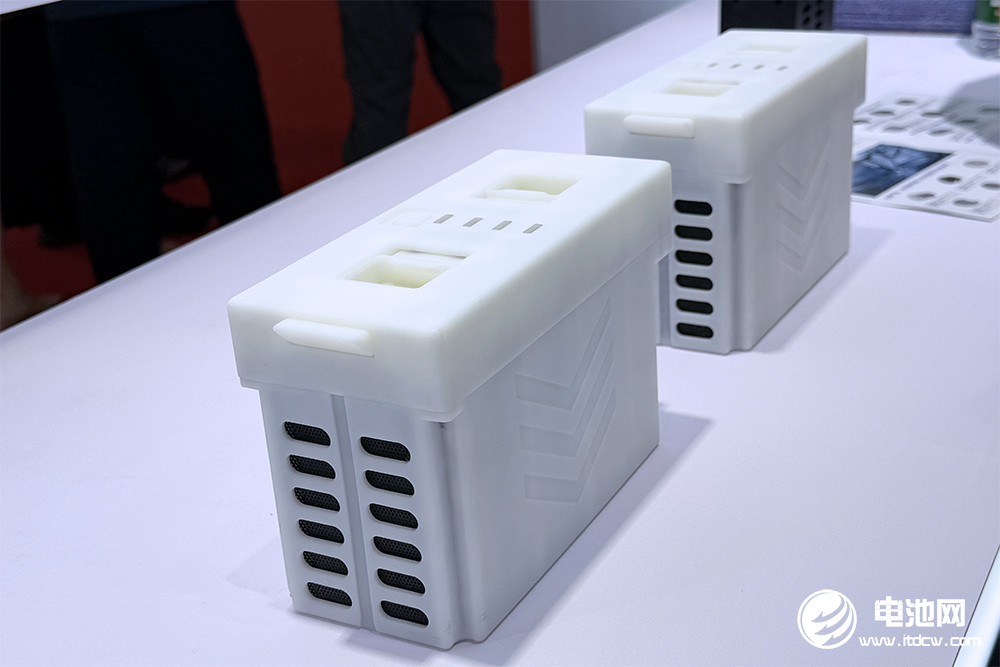 人形机器人电池