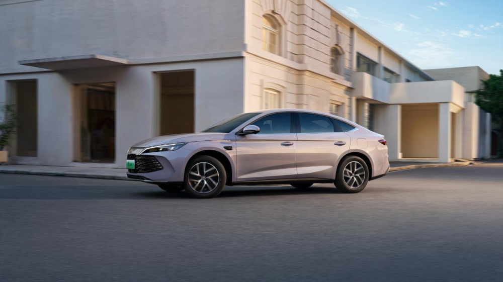 限时超级置换补贴价9.28万起 2026款秦L DM-i上市 限时超级置换补贴价9.28万起 2026款秦L DM-i上市