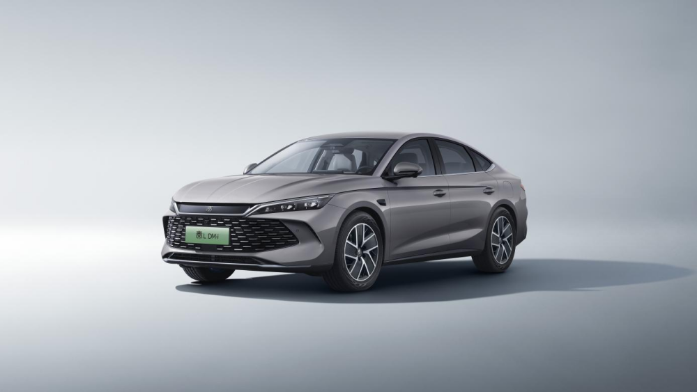 限时超级置换补贴价9.28万起 2026款秦L DM-i上市 限时超级置换补贴价9.28万起 2026款秦L DM-i上市