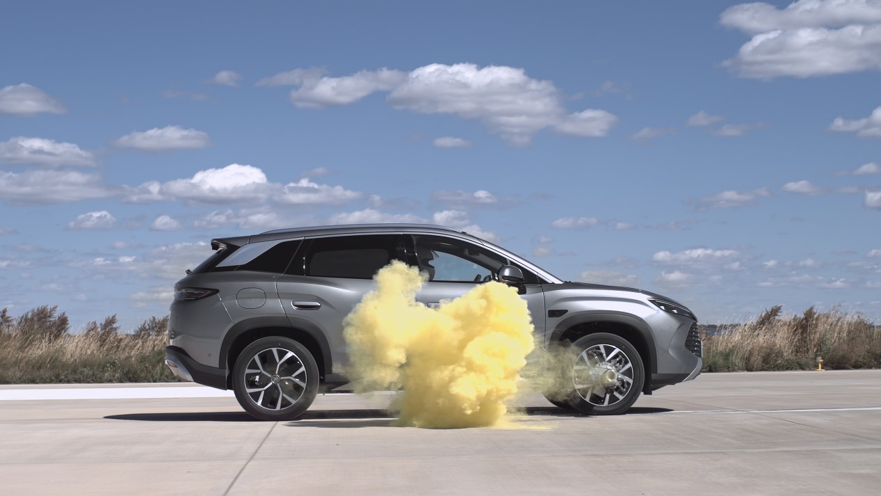 9.98万起，2026款宋L DM-i上市，纯电续航200km，标配云辇C！