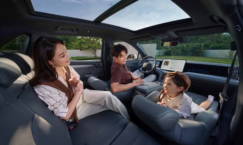 9.98万起，2026款宋L DM-i上市，纯电续航200km，标配云辇C！