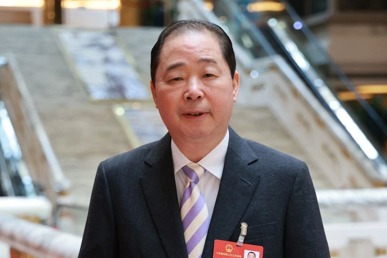 全国人大代表、德力西集团董事局主席胡成中