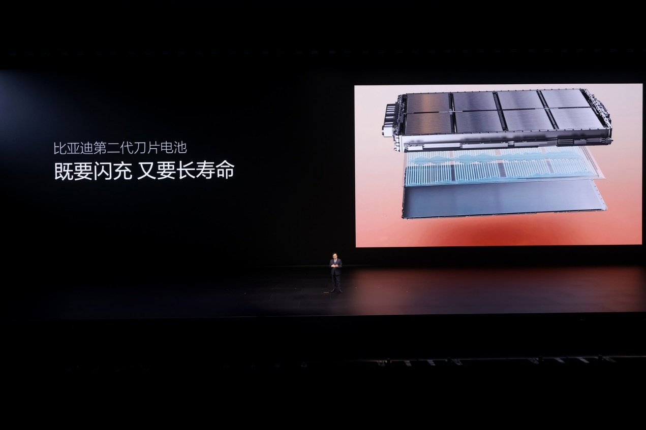 伤电池？不安全？比亚迪如何破解“闪充魔咒”？