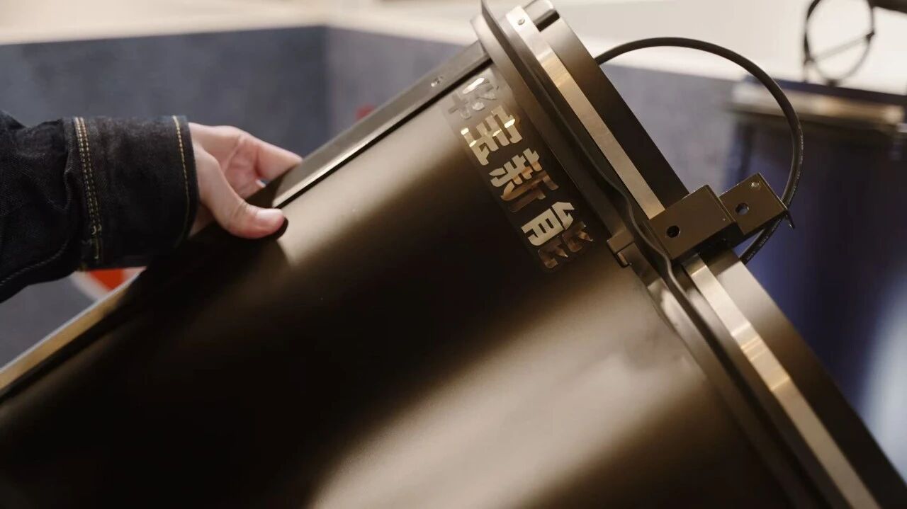 华宝新能美学曲面光伏瓦引领 BIPV 设计美学新方向