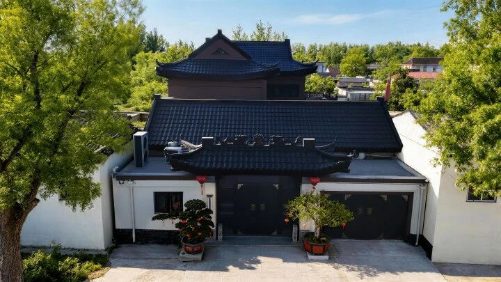 华宝新能美学曲面光伏瓦引领 BIPV 设计美学新方向