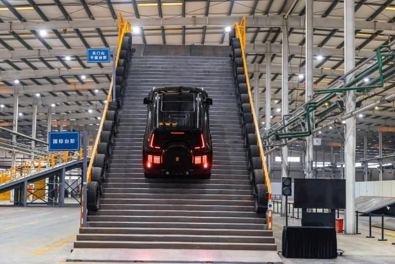 比亚迪综合越野开发中心首次开放 解密仰望U8的“进阶密码”