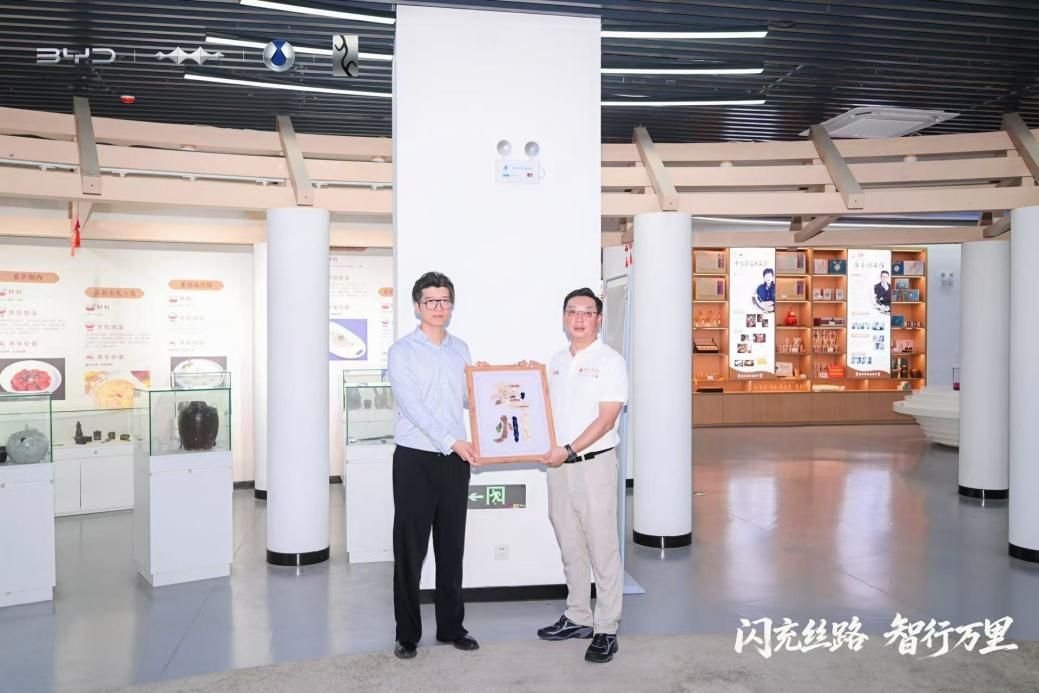 闪充破局丝路,智驾稳驭万里!比亚迪护航海上新丝路! 闪充破局丝路,智驾稳驭万里!比亚迪护航海上新丝路!