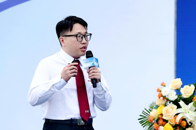 亿纬锂能固态电池研究所产品经理 杨茂夏博士 亿纬锂能固态电池研究所产品经理 杨茂夏博士